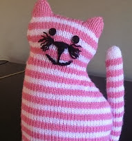 http://www.ravelry.com/patterns/library/the-window-cat