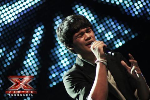 MIKHA ANGELO - VIVA LA VIDA - Gala Show 7 - X Factor Indonesia 5 April 2013