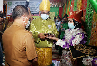 RITUAL ADAT TOLAK BALA BAKAUA - IKSB SANGGAU