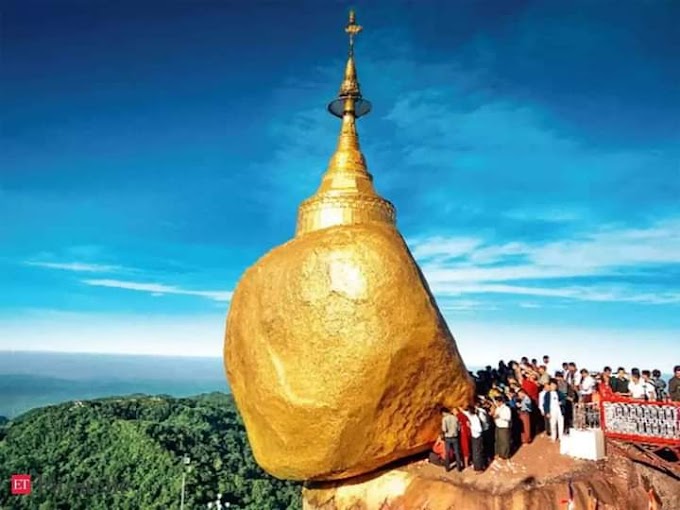 Batu gergasi di Mount kyaiktiyo Myanmar 