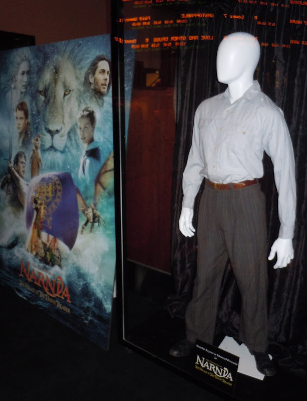 Skandar Keynes Edmund Pevensie Narnia costume