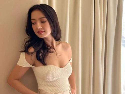 Unggah Foto Bersama, Raline Shah Ungkap Rasa Kagumnya Pada Michelle Yeoh