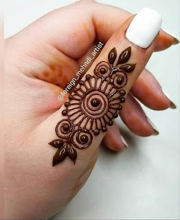 Beautiful Mehndi finger design for thumb