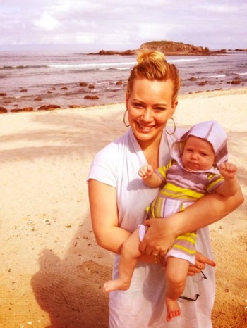 Hilary Duff de vacaciones con su bebe en México