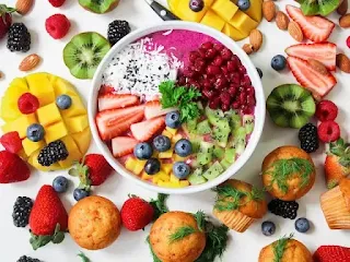 Les noix de Saint-Jacques sont des joyaux de la cuisine, offrant une saveur délicate et une texture succulente lorsqu'elles sont préparées avec soin. Lorsqu'elles sont surgelées, il est crucial de les décongeler correctement pour préserver leur fraîcheur et leurs qualités gustatives. Voici quelques conseils pour décongeler les noix de Saint-Jacques de manière optimale :