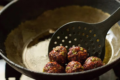 veg manchurian frying