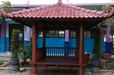 20 Model Desain Taman Belakang Rumah Dengan Gazebo