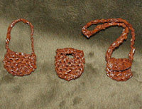 http://translate.googleusercontent.com/translate_c?depth=1&hl=es&rurl=translate.google.es&sl=en&tl=es&u=http://www.myrecycledbags.com/2007/03/01/free-barbie-doll-purse-patterns-recycled-plastic-cassette-tape/&usg=ALkJrhi4vnJR89ehjiUJqrZZbJ5ZktOXcA