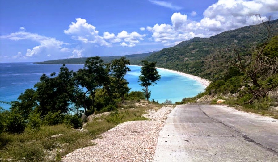 Pantai Kolbano Lanskap Indah Dan Kerikil  Warna  warni  Di 