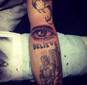 Justin Bieber's new "Eyeball" tattoo Photo