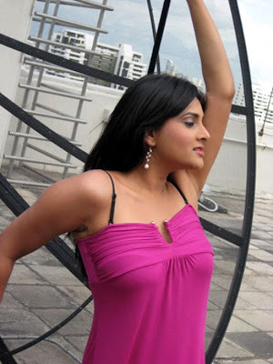 ‘Kuthu Ramya’ of Kollywood made her re-rentry into tamil films as Divya photo Gallery