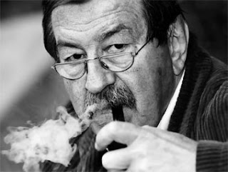 Gunter Grass Fumando