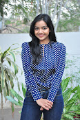 Nithya Shetty dazzling photo shoot-thumbnail-15