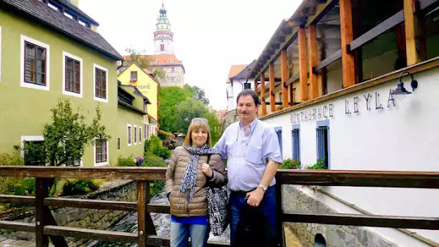 canal bajo el bar Strojovna que mueve el molino