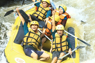 paket arung jeram di cisadane dan kalibaru bogor