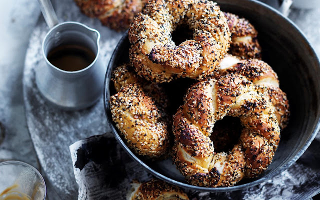 Sesame Turkish ring breads