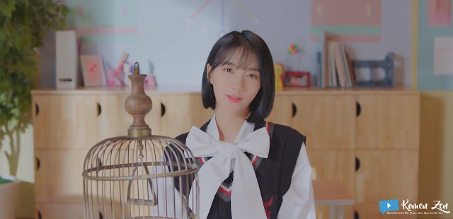 Rambut pendek Binnie - [Review Musik Video Kpop] Oh My Girl - Secret Garden