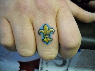 Finger Tattoo