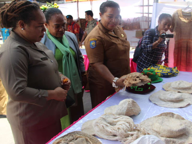 Pengrajin Papua Ditantang Siapkan Souvenir PON XX 2020