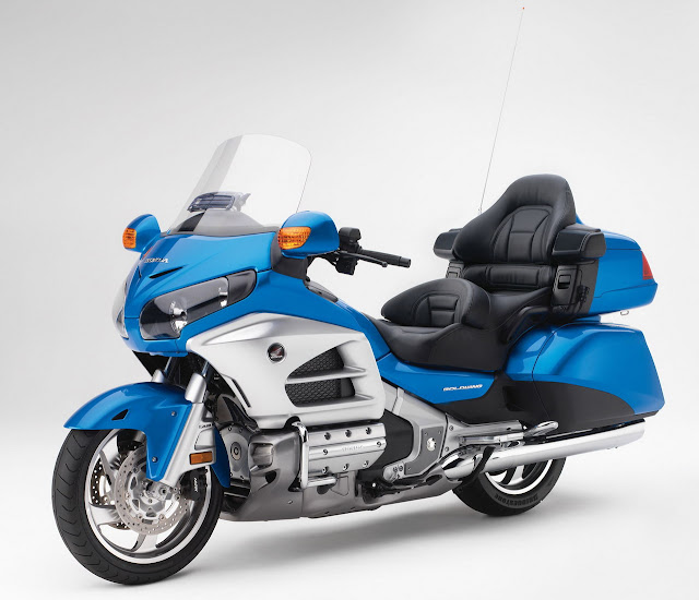 2012-Honda-Gold-Wing-GL1800-Ultra-Blue-Metallic