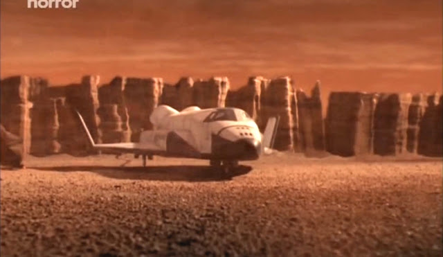 Spaceship very similar to the Space Shuttle - Escape from Mars movie image
