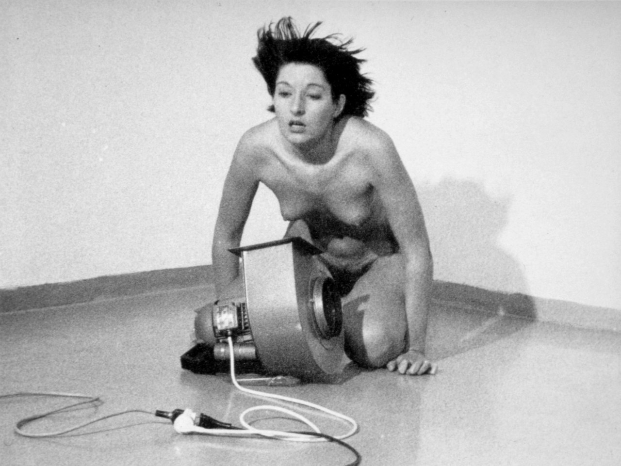 Marina Abramovic (elle Serbia), Rhythm 4 (1974), posted on Friday, 22 July 2016