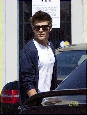 Zac Efron Hot Photo