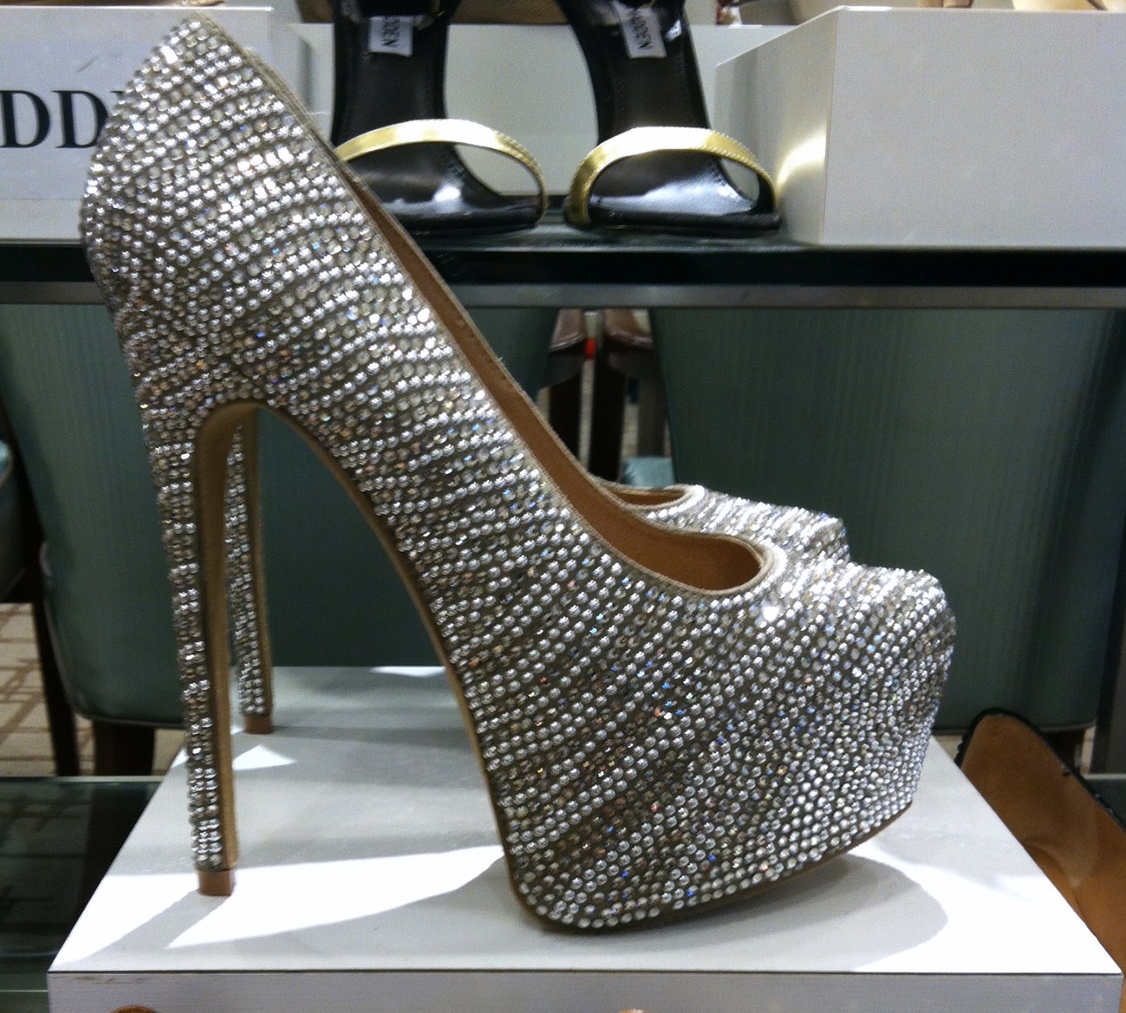 and for the girl who doesnt like opened toe! Also a rhinestoned heel ...
