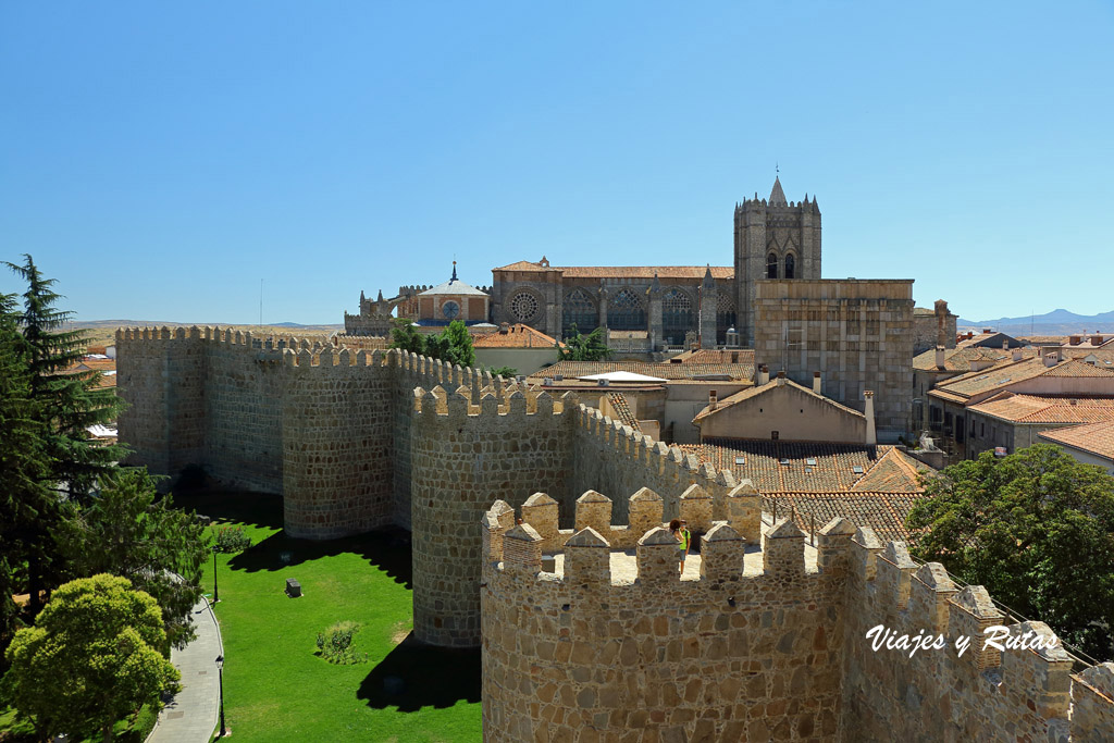 Vistas de la catedral de Ávila, desde la muralla