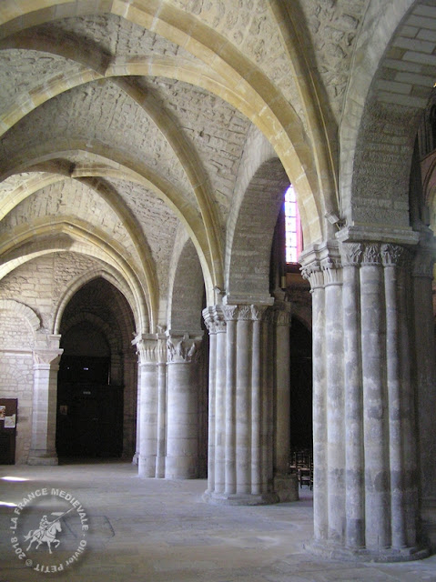 REIMS (51) - Basilique Saint-Remi (XIe-XVe siècles) (Intérieur)