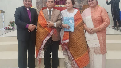 Ketua KMM Diulosi Bishop GKPI pada HUT ke-25 dan Syukuran Gedung Jemaat Tambun Bekasi