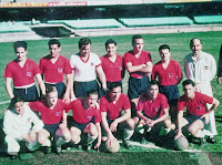 SELECCIÓN DE CHILE. Temporada 1949-50. Farías, Álvarez, Livingstone, Busquets, Roldán y Carvallo. Prieto, Cremaschi, Robledo, Muñoz y Díaz Zambrano. SELECCIÓN DE CHILE 0 SELECCIÓN DE ESPAÑA 2. 29/06/1950. IV Copa del Mundo Brasil 1950, primera fase, Grupo II, 2º partido. Río de Janeiro, Brasil, estadio de Maracaná. GOLES: 0-1: 17’, Basora. 0-2: 33’, Zarra.