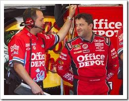 2009 Michigan June NSCS practice Darian Grubb Tony Stewart garage