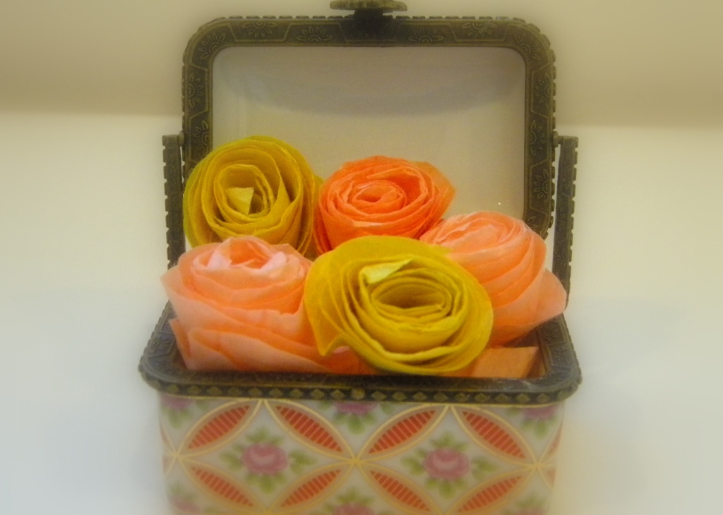 paper flowers to make. little paper flowers,