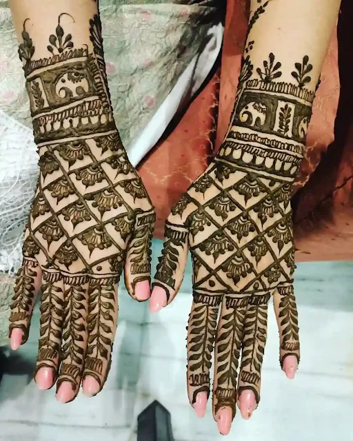 back hand mehndi design