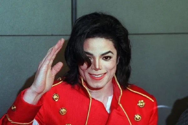 Michael Jackson ndiye marehemu anayeingiza maokoto mengi zaidi