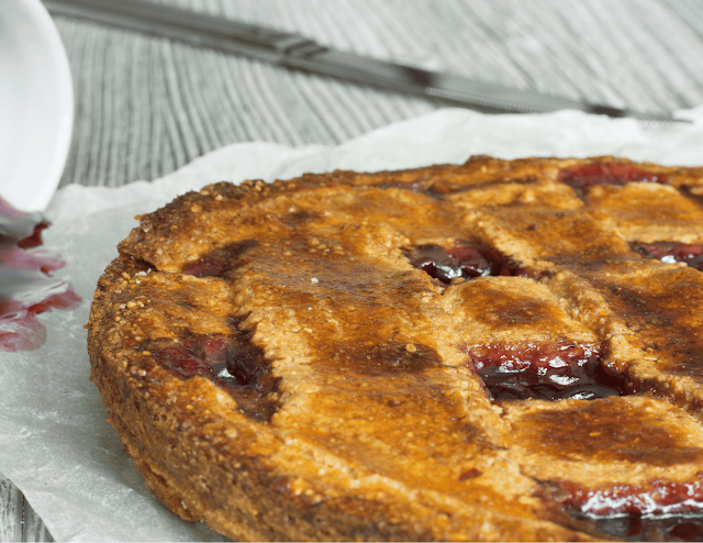 CROSTATA AMARENA E LAVANDA