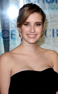 Emma Roberts at the 2011 People's Choice Awards