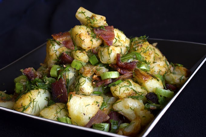 Unique: Garlic Roasted Potatoes