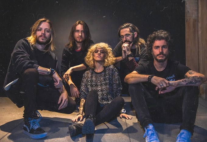 Com shows lotados, banda Supercombo segue em turnê pelo Brasil