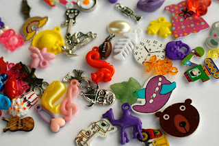 Medium mixed I spy trinkets TomToy