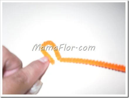 Como hacer flores de chenille