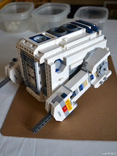 lego r2d2 - i put one leg in place, then made dinner