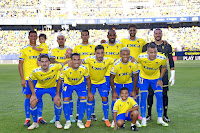 CÁDIZ C. F. Temporada 2023-24. Rubén Alcaraz, Roger Martí, Luis Hernández, Fali, Chris Ramos, Jeremías Ledesma. Javi Hernández, Fede San Emeterio, Iza Carcelén, Darwin Machís, Iván Alejo. CÁDIZ C. F. 1 🆚 DEPORTIVO ALAVÉS 0 Lunes 14/08/2023, 19:30 horas. Campeonato de Liga de 1ª División, LaLiga EASports, jornada 1. Cádiz, estadio Nuevo Mirandilla: 19.306 espectadores. GOLES: ⚽1-0: 7’, Fede San Emeterio.