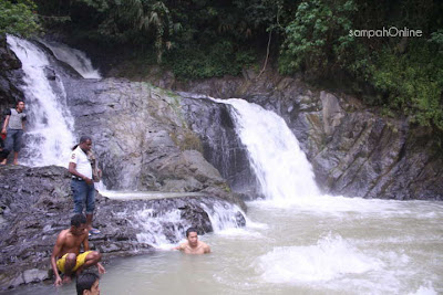 Mencoba Mandi Curug 7 Bidadari