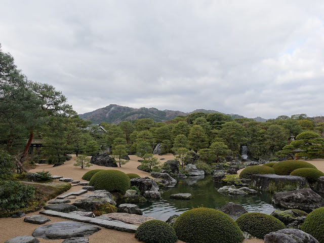 足立美術館の白砂青松庭