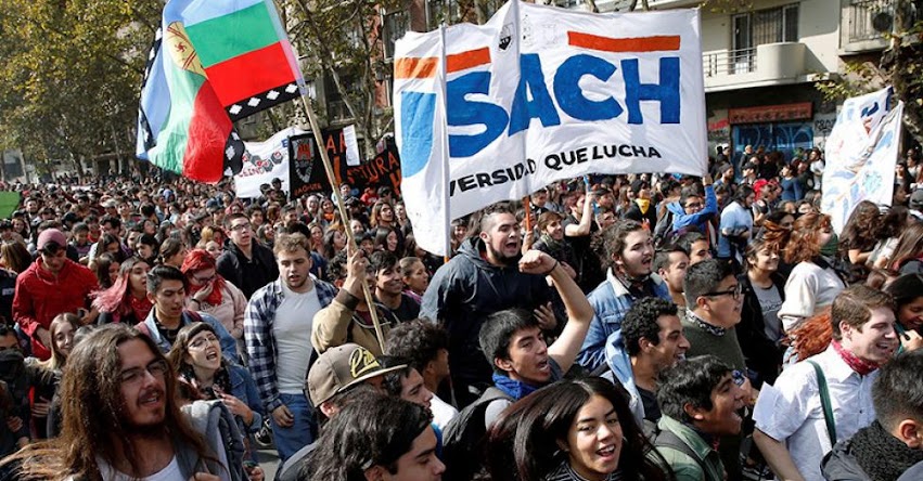 Estudiantes de Chile marchan para exigir el fin del endeudamiento escolar