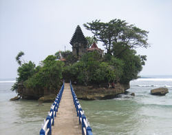 Pantai Balekambang