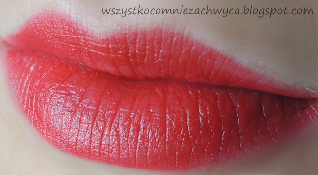 Basic, Vanilla matt lip gloss colour, high coverage, czerwony