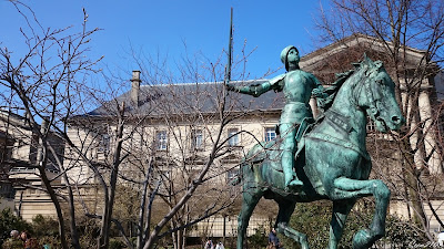 Statue de Jeanne d'Arc devant la Cathédrale de Reims